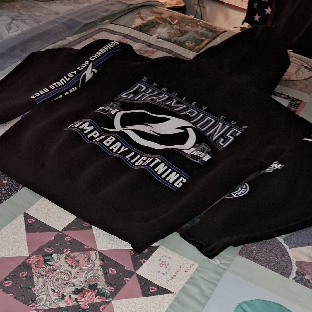 NWOT,NHL,TampaBayLightning,Championship,Unisex,Hockey,HoodySweatshirt🖤🤍💙🖤 - Picture 9 of 15